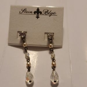 Earrings,pierced, lightweight, crystals and pearls
